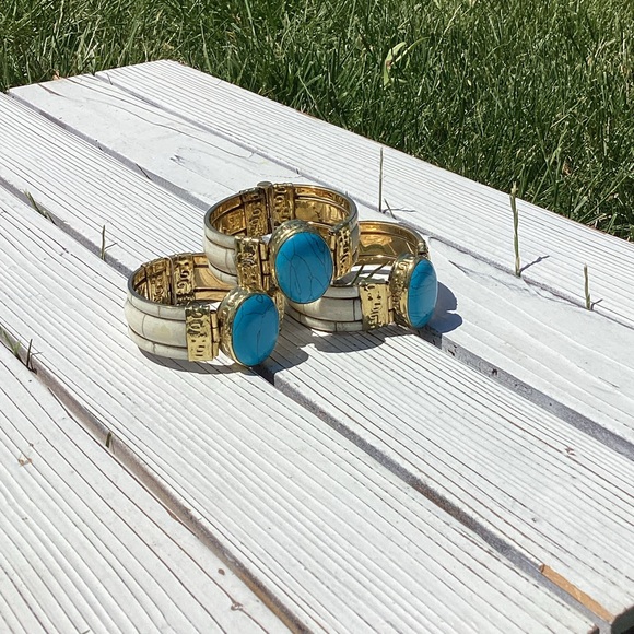 LIVE SHOW ITEMS CABLE BRACELET - Picture 5 of 15